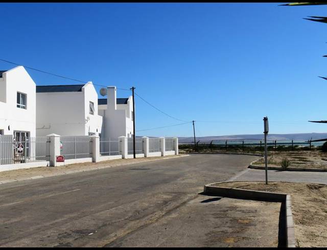 3 BEDROOM TOWNHOUSE FOR SALE IN LAAIPLEK